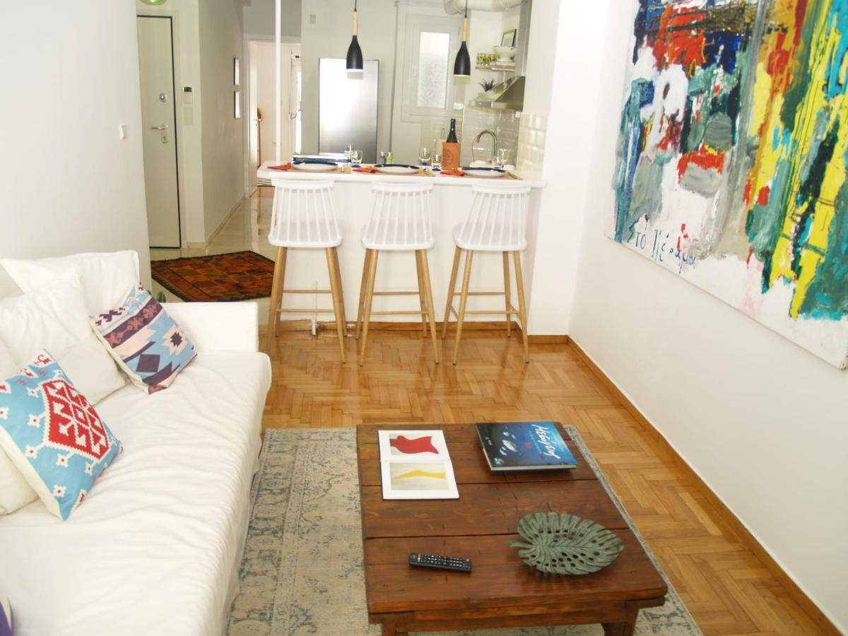 A Refreshed & Rich In Details In Appartamento Pireo